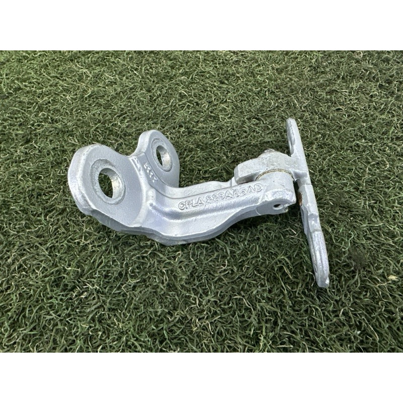 Петля дверей (кузов і елементи) LAND ROVER Range Rover Velar L560 2018 2.0 LR073596