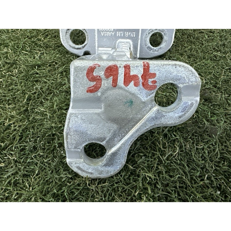 Петля дверей (кузов і елементи) LAND ROVER Range Rover Velar L560 2018 2.0 LR073596