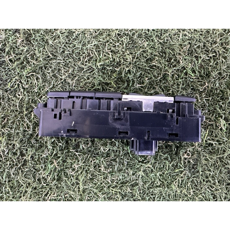 Блок кнопок (електрика / кнопки) BMW X1 F48 2016 2.0 61319374834