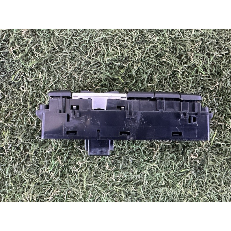 Блок кнопок (електрика / кнопки) BMW X1 F48 2016 2.0 61319374834
