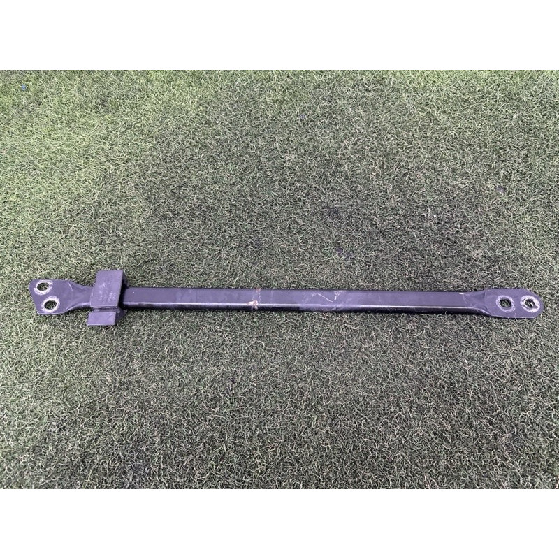 Розпірка передньої панелі (кузов и элементы) LAND ROVER Range Rover L405 2014 5.0 LR044966