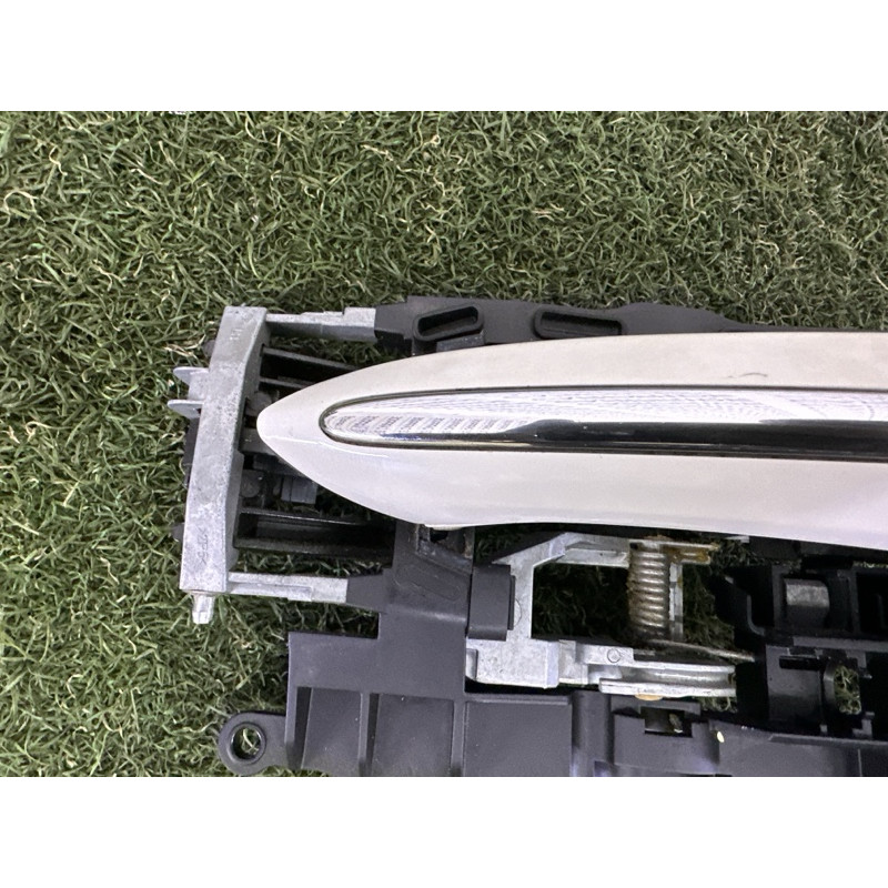 Кронштейн ручки двери (кузов и элементы) BMW 7-series F01 2011 3.0 N54 51217227121