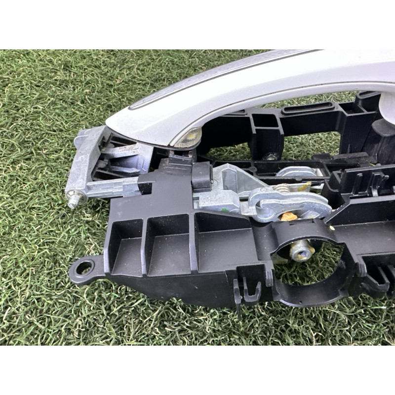 Кронштейн ручки двери (кузов и элементы) BMW 7-series F01 2011 3.0 N54 51217227121