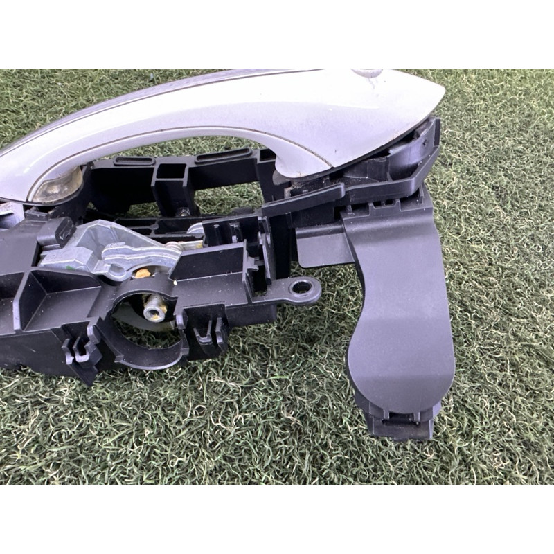 Кронштейн ручки двери (кузов и элементы) BMW 7-series F01 2011 3.0 N54 51217227121