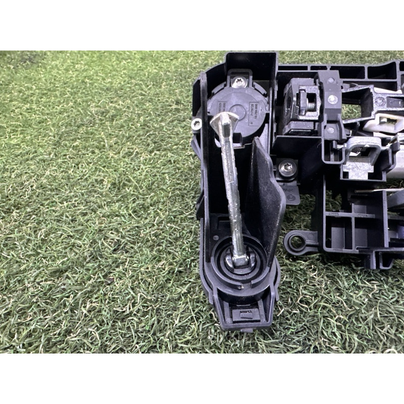 Кронштейн ручки двери (кузов и элементы) BMW 7-series F01 2011 3.0 N54 51217227121