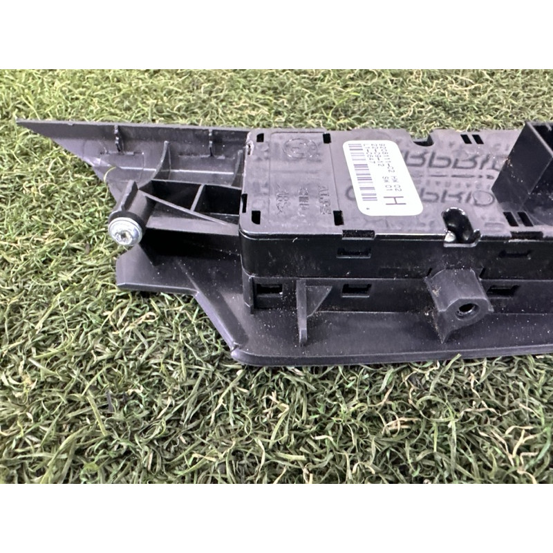 Блок кнопок склопідйомників (електрика / кнопки) BMW X3 F25 2013 2.0 61319362107