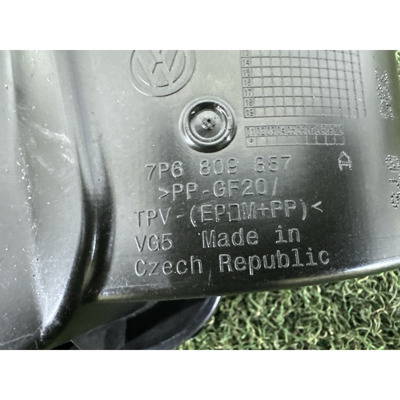 Лючок топливного бака (кузов и элементы) Volkswagen Touareg NF 2012 3.0 7P6809857A