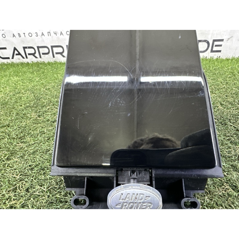 Подстаканник (салон) LAND ROVER Range Rover Velar L560 2018 2.0 LR111094