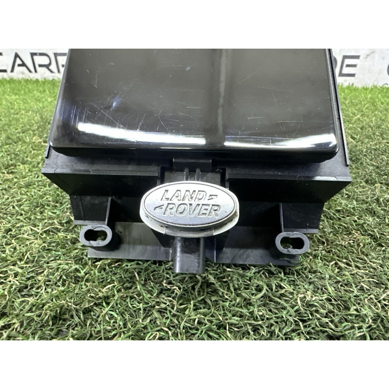 Подстаканник (салон) LAND ROVER Range Rover Velar L560 2018 2.0 LR111094