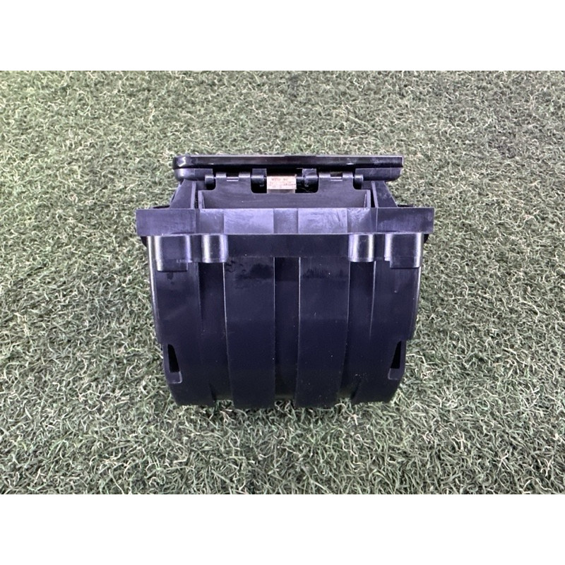 Подстаканник (салон) LAND ROVER Range Rover Velar L560 2018 2.0 LR111094