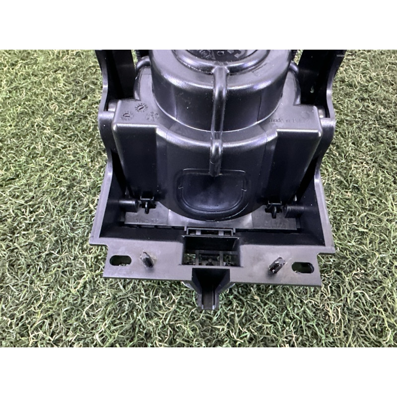 Подстаканник (салон) LAND ROVER Range Rover Velar L560 2018 2.0 LR111094