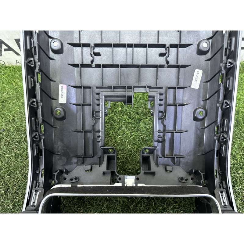 Кріплення центральної консолі (салон) LAND ROVER Range Rover Velar L560 2018 2.0 LR106965