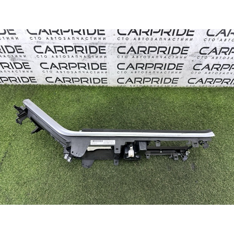 Кріплення центральної консолі (салон) LAND ROVER Range Rover Velar L560 2018 2.0 LR106965