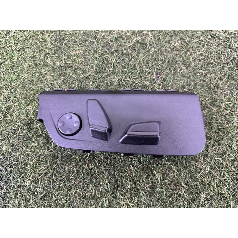 Блок регулировки сидения (закрытая категория) BMW X1 F48 2018 2.0 61319276618