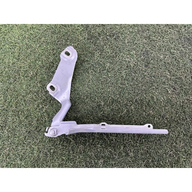 Петля капота (кузов і елементи) AUDI A3 8V 2015 1.8 8V0823301G