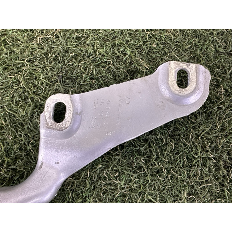 Петля капота (кузов і елементи) AUDI A3 8V 2015 1.8 8V0823301G