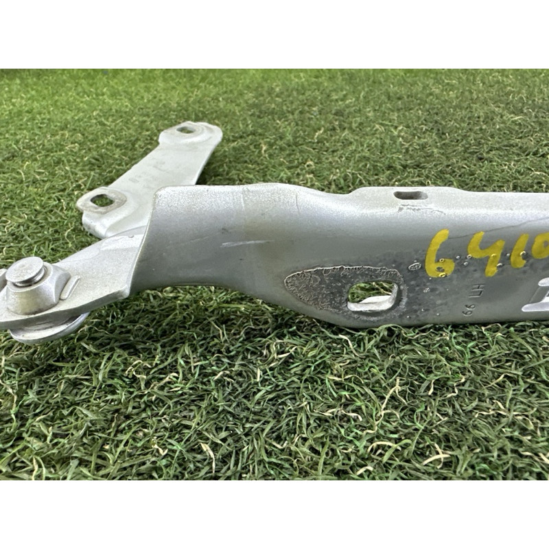 Петля капота (кузов і елементи) AUDI A3 8V 2015 1.8 8V0823301G