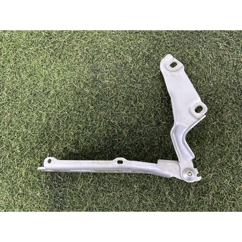 Петля капота (кузов і елементи) AUDI A3 8V 2015 1.8 8V0823301G