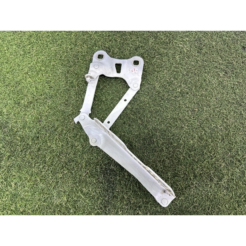Петля капота (кузов и элементы) LAND ROVER Range Rover L405 2014 5.0 LR036584