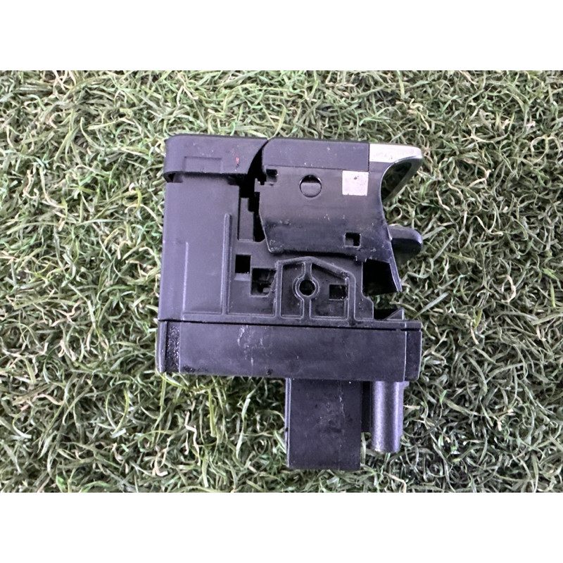 Кнопка стоянкового гальма (електрика / кнопки) Volkswagen Touareg NF 2012 3.0 7P1927225BZJU