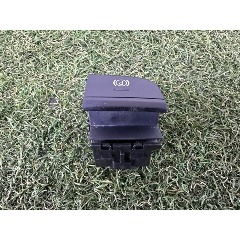 Кнопка стояночного тормоза (электрика / кнопки) AUDI A3 8V 2015 1.8 8V1927225