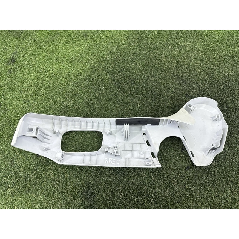 Накладка сидіння (салон) LAND ROVER Discovery Sport L550 2016 2.0 LR077997