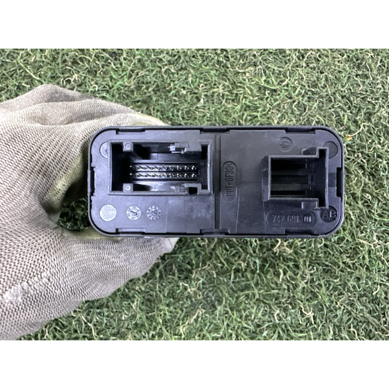 Блок управления светом (электрика / блоки управления) LAND ROVER Range Rover L405 2014 5.0 LR042122