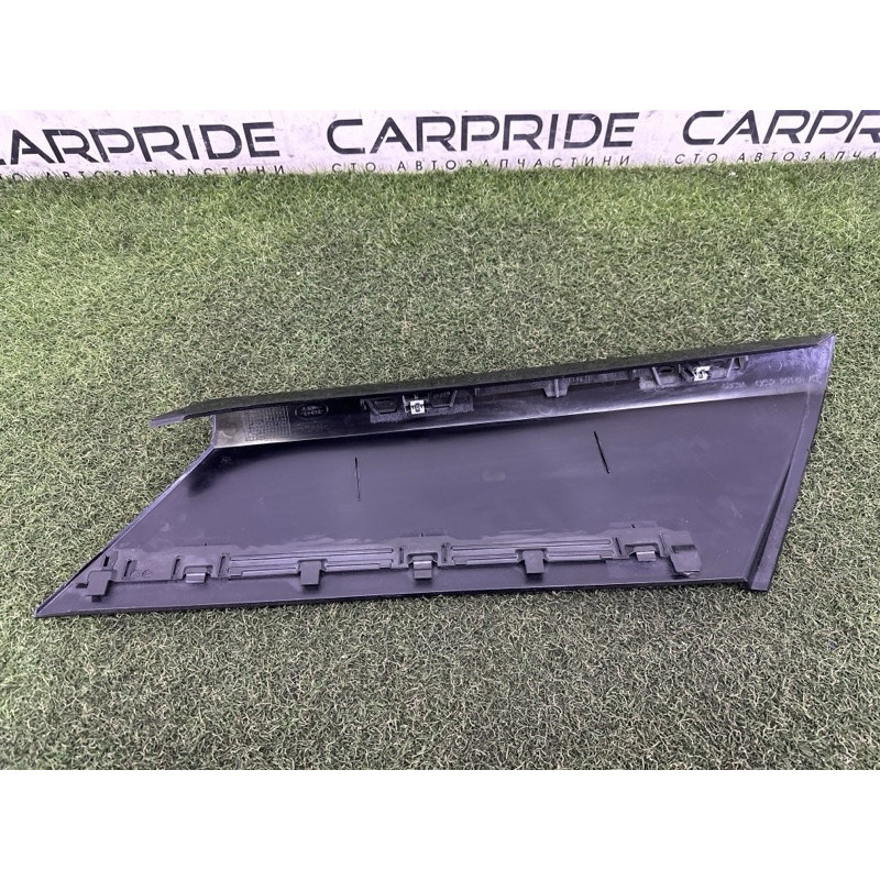 Накладка стойки (кузов и элементы) LAND ROVER Range Rover L405 2014 5.0 LR048124