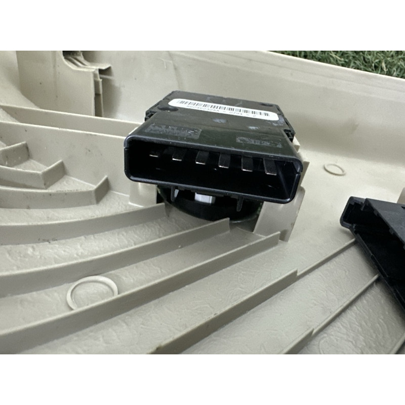 Блок регулировки сидения (закрытая категория) Jeep Grand Cherokee WK2 2014 5.7 HEMi 56049432AE