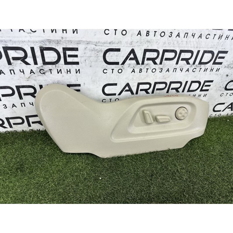 Накладка сидения (салон) AUDI Q5 8R 2012 3.2 5N0881314KK38