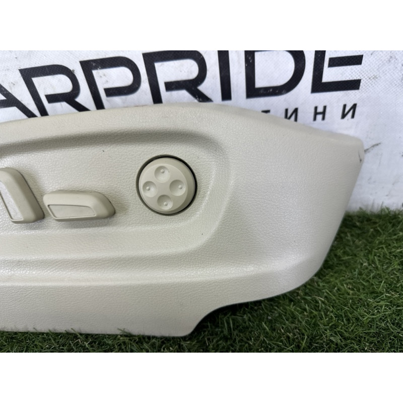 Накладка сидения (салон) AUDI Q5 8R 2012 3.2 5N0881314KK38