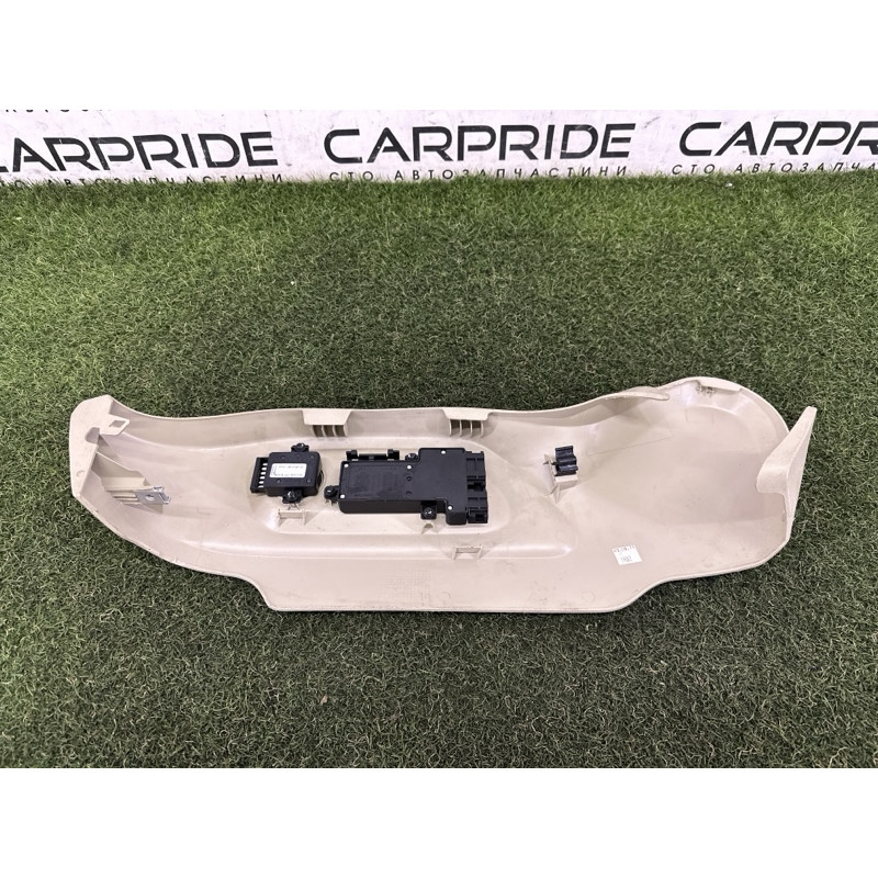 Накладка сидения (салон) AUDI Q5 8R 2012 3.2 5N0881314KK38
