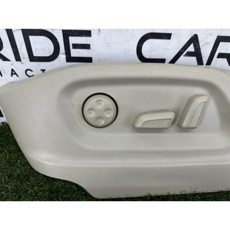 Накладка сидения (салон) AUDI Q5 8R 2012 3.2 5N0881313FK38