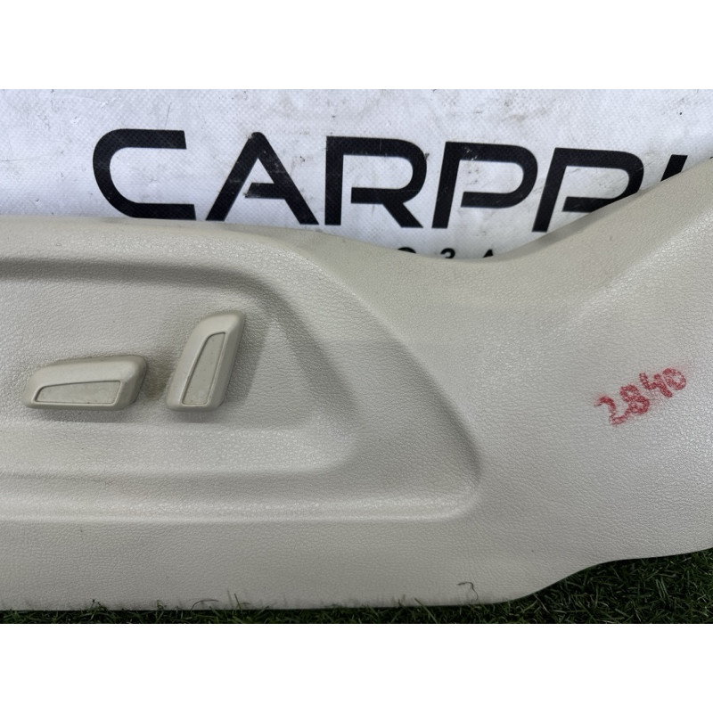 Накладка сидения (салон) AUDI Q5 8R 2012 3.2 5N0881313FK38
