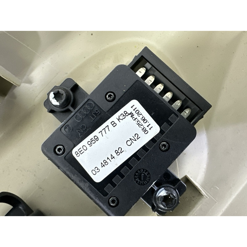Накладка сидения (салон) AUDI Q5 8R 2012 3.2 5N0881313FK38