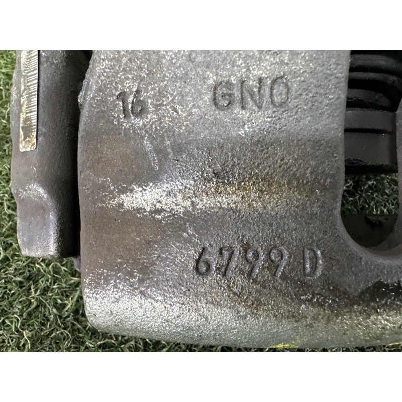 Гальмівний супорт (гальмівна система) AUDI A3 8V 2015 1.8 8V0615124A