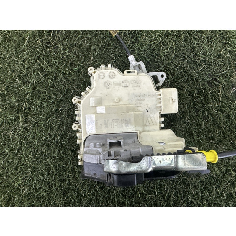 Замок двери (кузов и элементы) AUDI Q5 8R 2012 3.2 CALB 8J1837016D