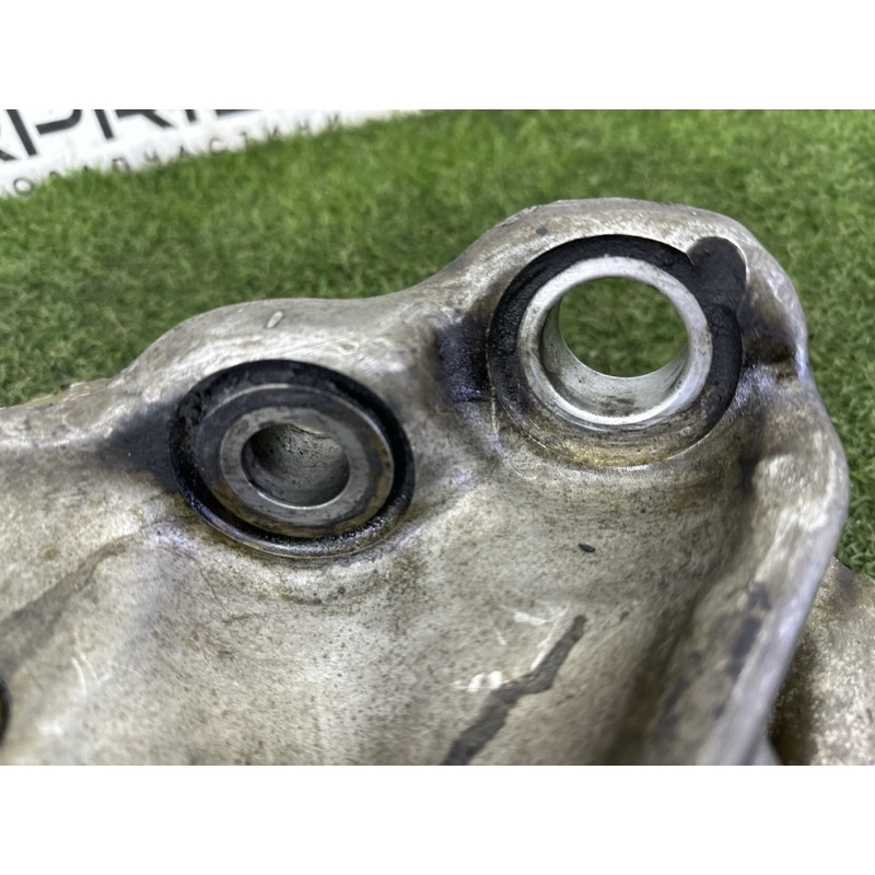 Поворотний кулак (підвіска) BMW X5 F15 2015 3.0 31216869869
