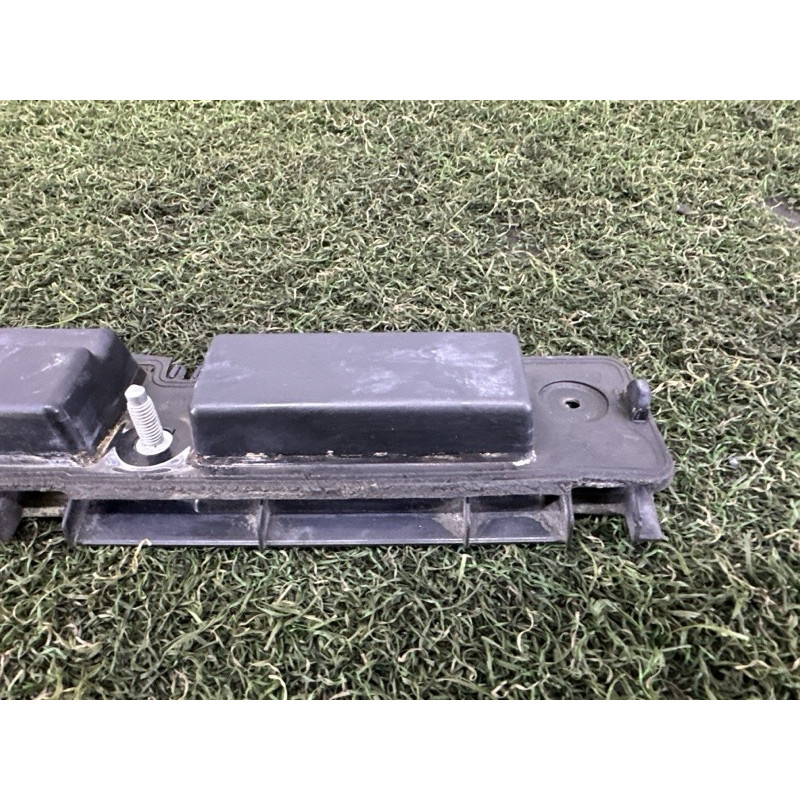 Панель подсветки номера (кузов и элементы) LAND ROVER Range Rover L405 2014 5.0 LR048312