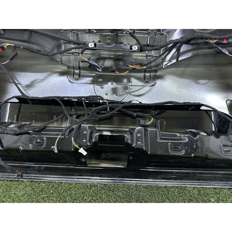 Кришка багажника (кузов і елементи) Volkswagen Touareg NF 2012 3.0 7P6827025B