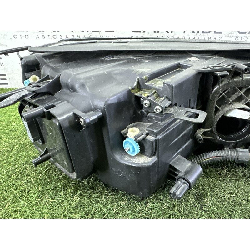 Фара (оптика) Volkswagen Touareg NF 2012 3.0 7P1941751A