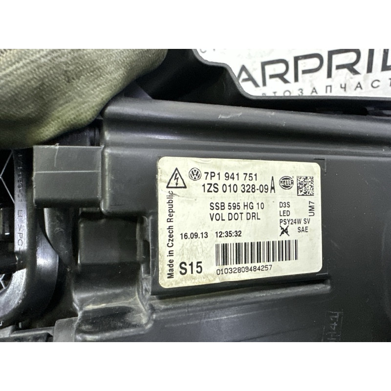 Фара (оптика) Volkswagen Touareg NF 2012 3.0 7P1941751A