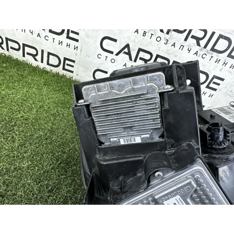 Фара (оптика) Jeep Grand Cherokee WK2 2017 3.6 68266649AD