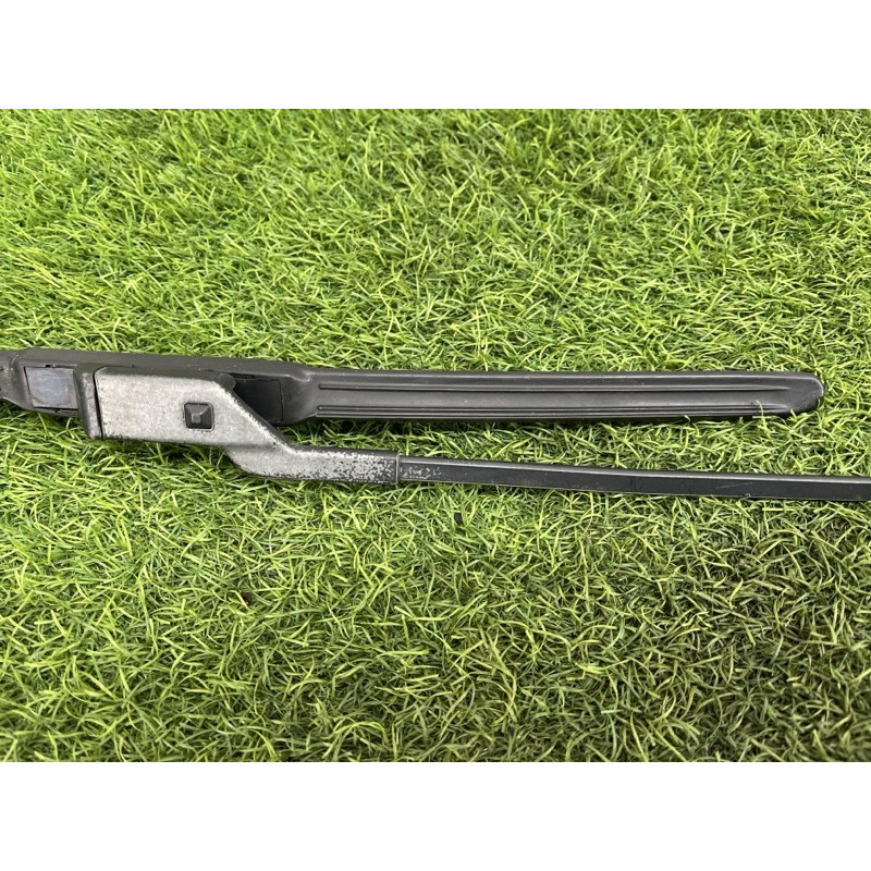 Поводок дворника (кузов и элементы) Volkswagen Golf 1K 2.5 1k5955410b