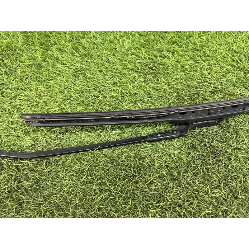 Поводок дворника (кузов и элементы) Volkswagen Golf 1K 2.5 1k5955410b