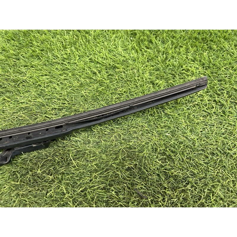 Поводок дворника (кузов и элементы) Volkswagen Golf 1K 2.5 1k5955410b