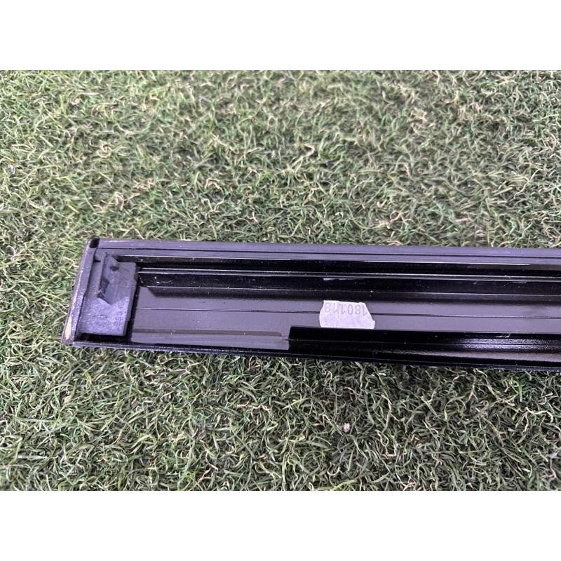 Молдинг на дах (кузов і елементи) LAND ROVER Range Rover Velar L560 2018 2.0 LR092749