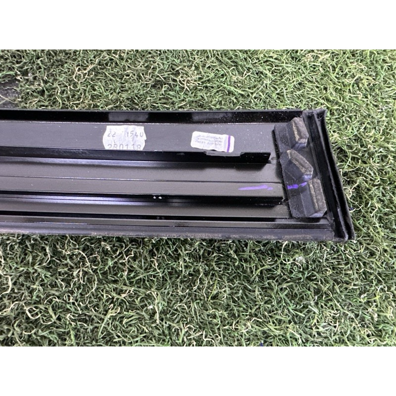 Молдинг на дах (кузов і елементи) LAND ROVER Range Rover Velar L560 2018 2.0 LR092746