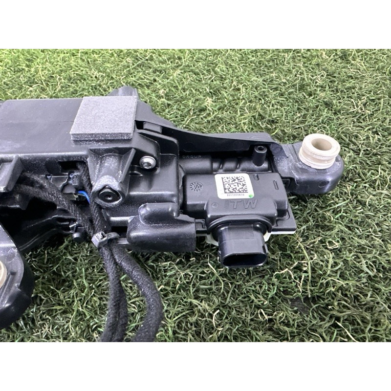 Ручка двері зовнішня (кузов і елементи) LAND ROVER Range Rover Velar L560 2018 2.0 LR106951