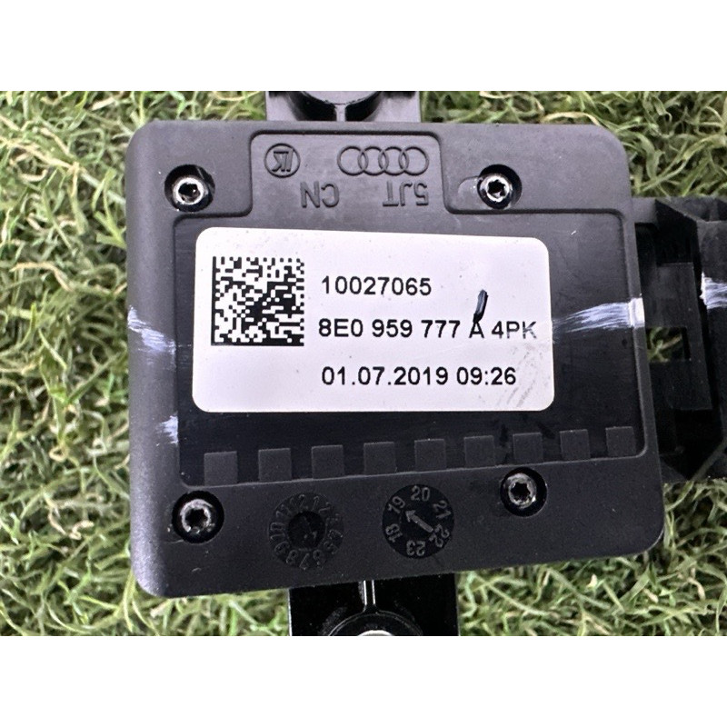 Кнопка регулювання сидіння (електрика / кнопки) AUDI Q5 FY 2020 2.0 DJYA 8E0959777A4PK